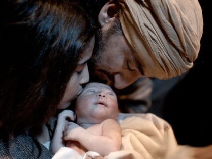 This image has an empty alt attribute; its file name is 011-jesus-birth.jpg